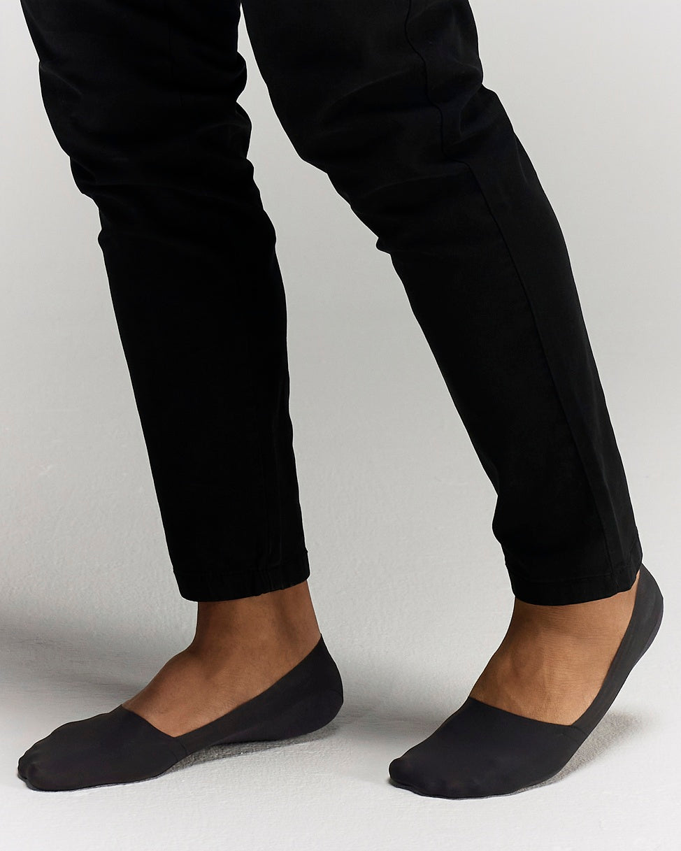 front photo of No Trace Ice Sock Dark Grey