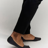 side photo No Trace Ice Sock Dark Grey