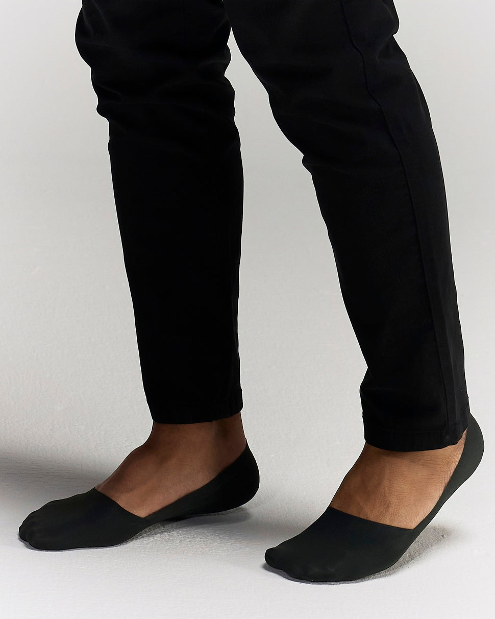 front photo of No Trace Ice Sock Dark Green
