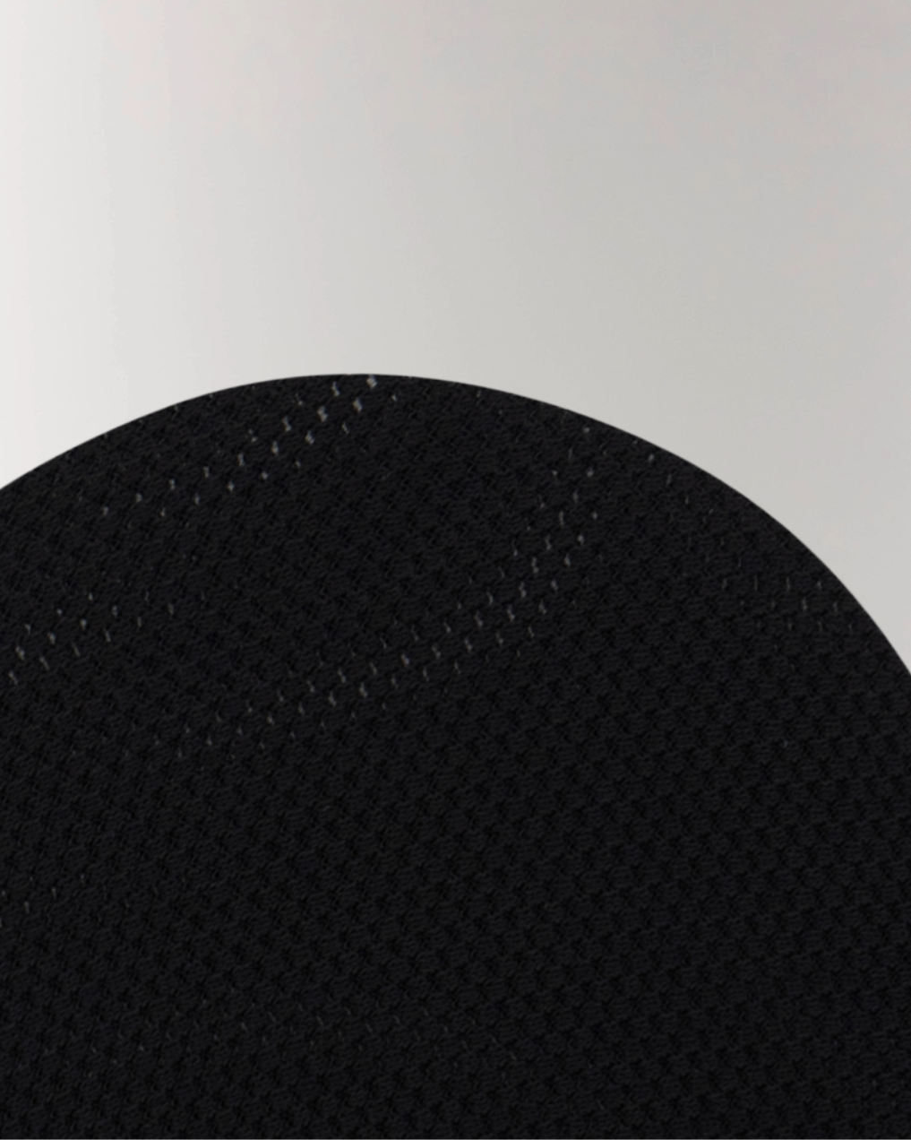 Zoomed picture of cottosilk airtech invisible ice socks in Black