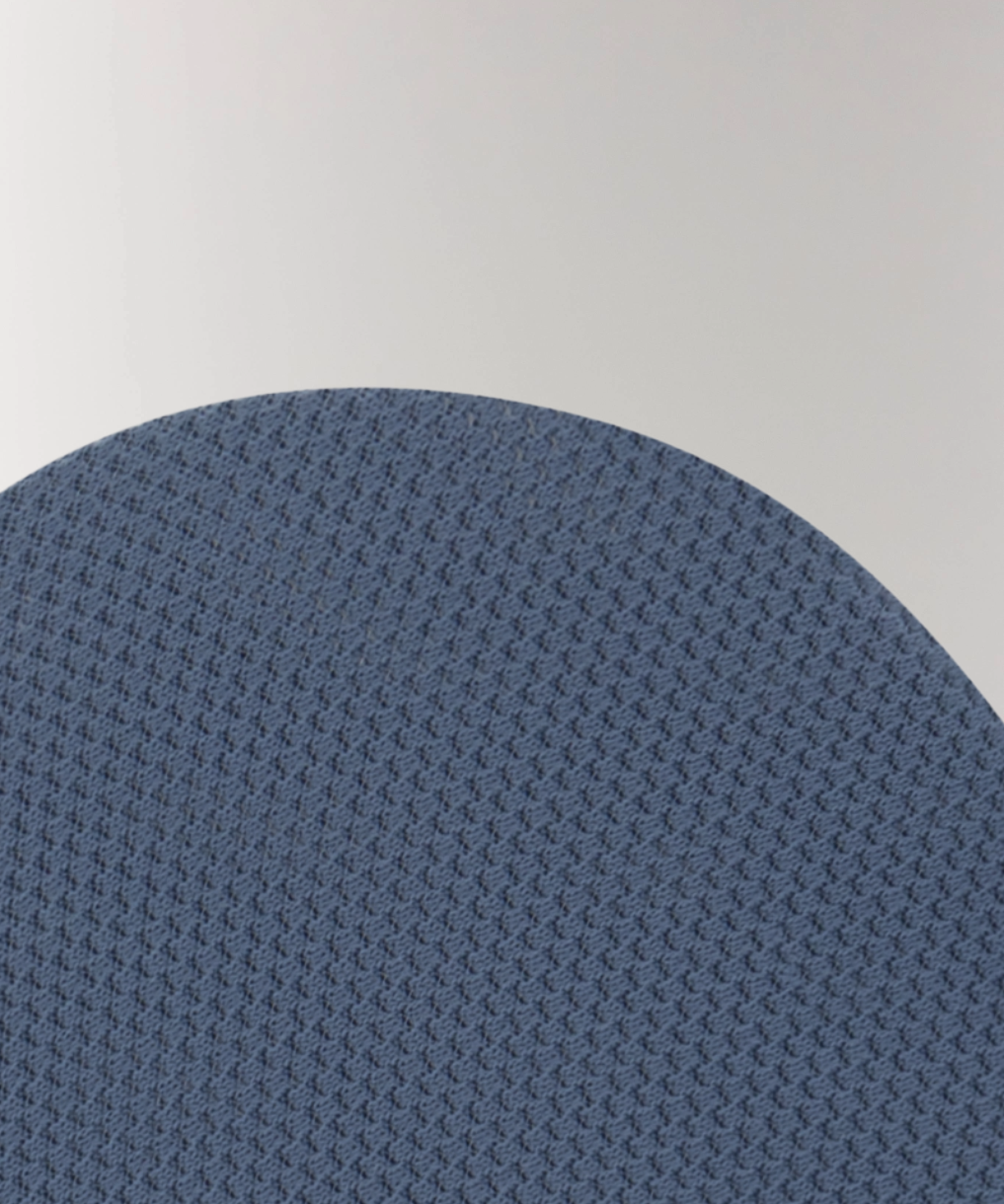 Zoomed picture of cottosilk airtech invisible ice socks in Blue