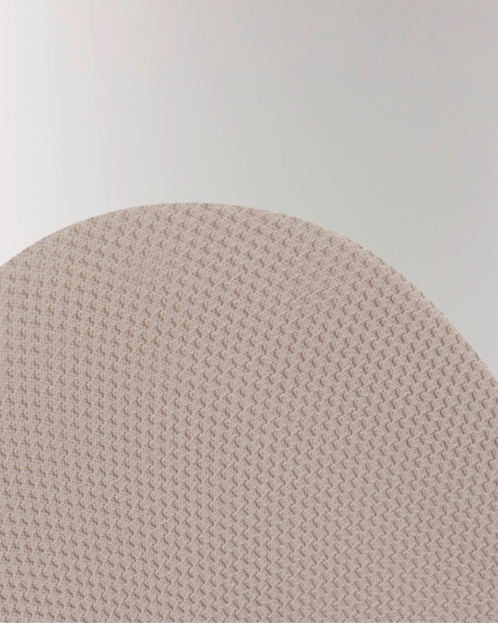 Zoomed picture of cottosilk airtech invisible ice socks in Beige
