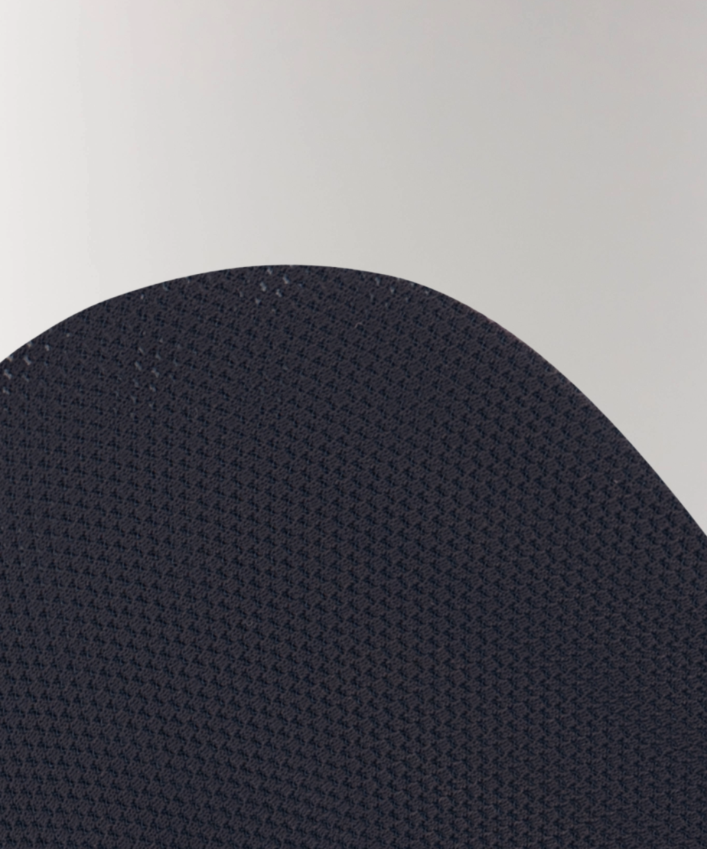 Zoomed picture of cottosilk airtech invisible ice socks in Dark Grey
