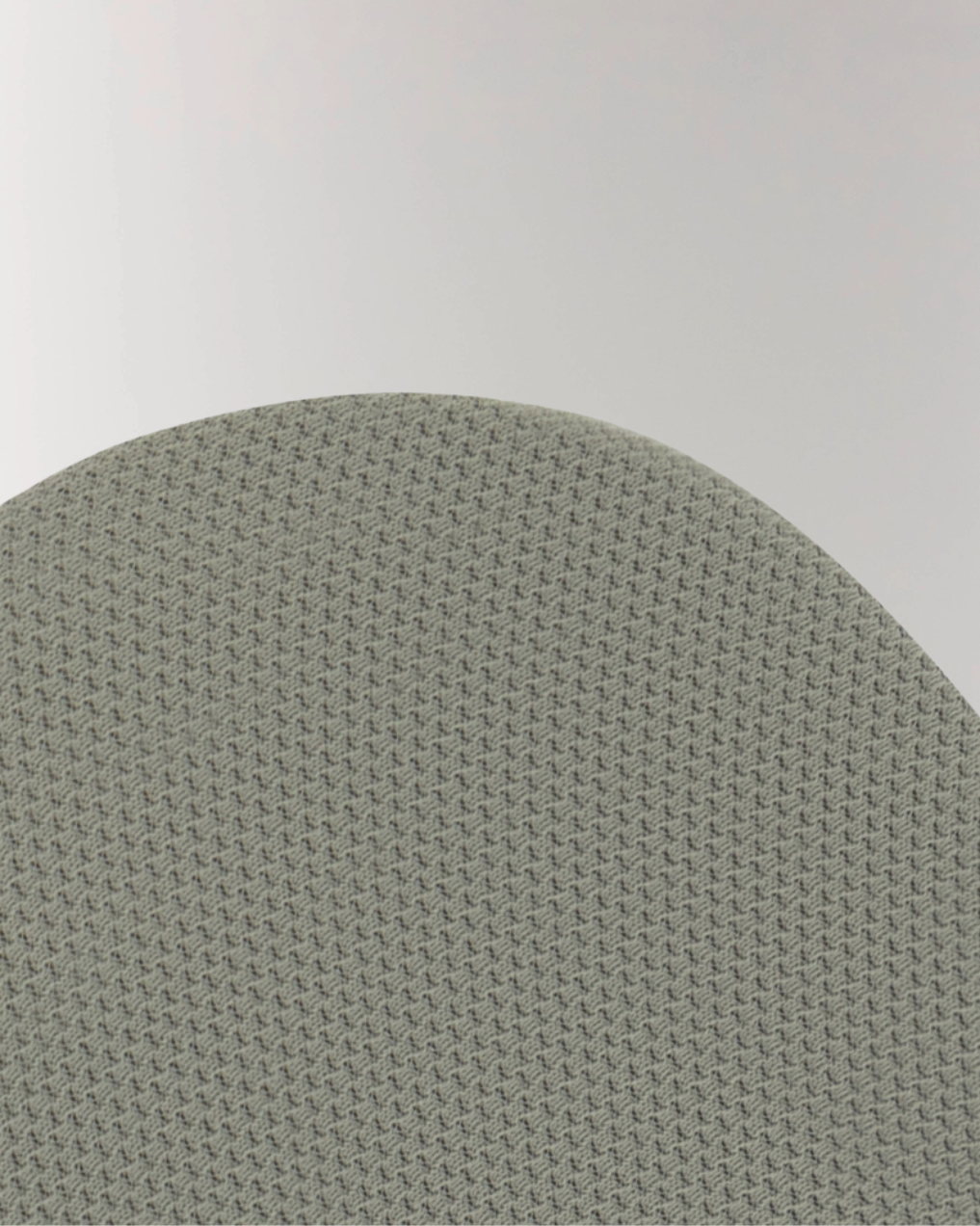 Zoomed picture of cottosilk airtech invisible ice socks in Green