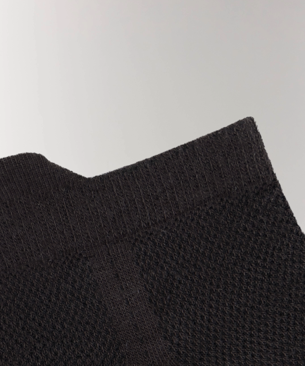 Detailed photo of cotton air ankle socks in dark grey