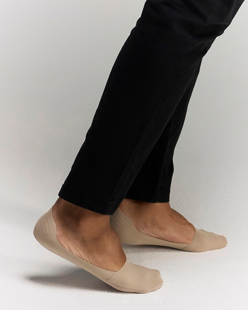 Side Photo of model wearing  No Trace Ice Sock Beige