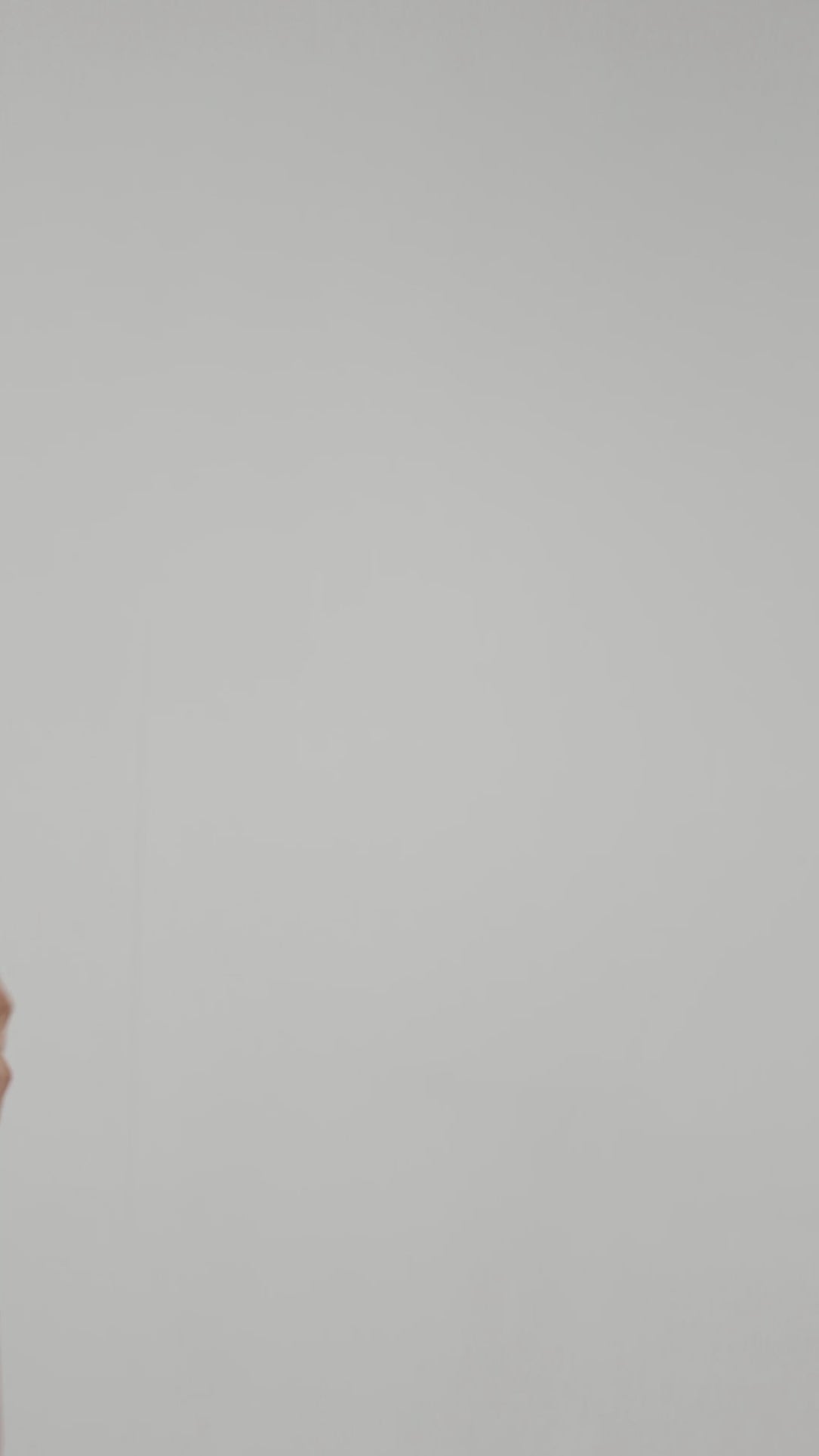 Video showing a model wearing the Grid Modal Trunk and highlighting its details.